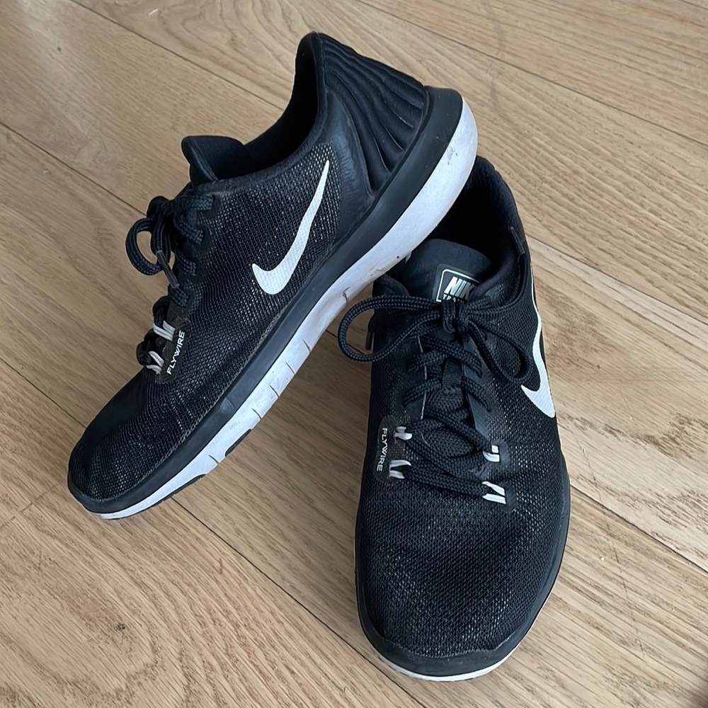 Nike Training Flex Supreme TR5 - size 7